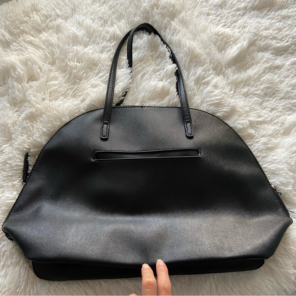 Guess Purse - Picture 5 of 5